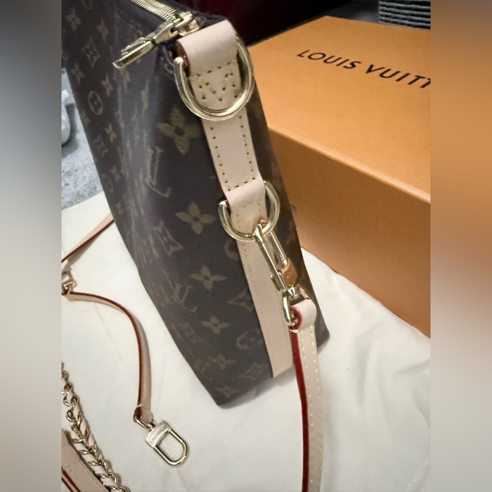 Louis Vuitton Multipass - Picture 6 of 13